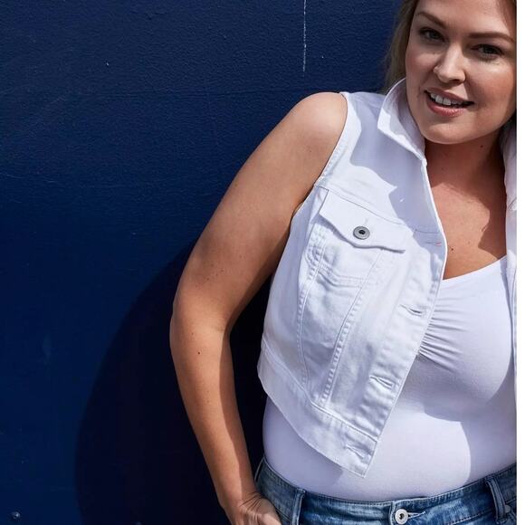 Torrid White Crop Denim Vest NEW Size 3 3X NWT Closet Staple Capsule Wardrobe - Picture 5 of 16